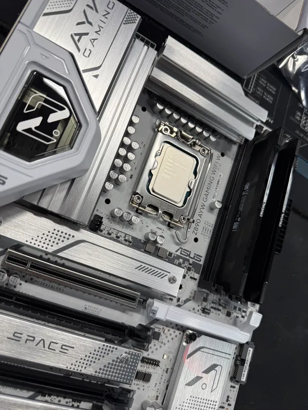 Intel Core Ultra 7 Combo